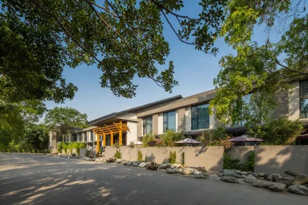 Sanshe city Garden Hotel Отели рядом с достопримечательностью «Sichuan University of Culture and Arts (Mianyang Campus)»