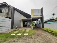 RedDoorz@Lazarian Hotel and Resort Cagayan Valley Hotels near Sentinela Cove