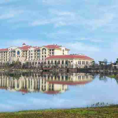 Phoenix Lake International Resort Hotel Hotel Exterior