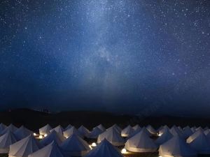 Zhongwei Tengri Starry Sky Shahai Campground