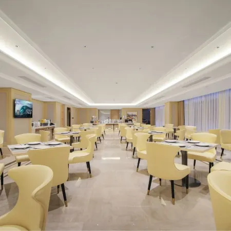 Vienna Hotel (Rongjian Building, He County, Ma on Shan)