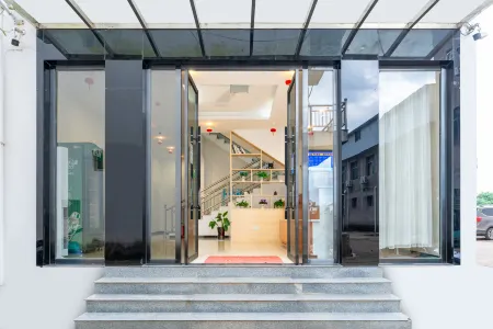 7 Days Theme Hotel Отели рядом с достопримечательностью «Zhongyi Cultural Park Scenic Area»