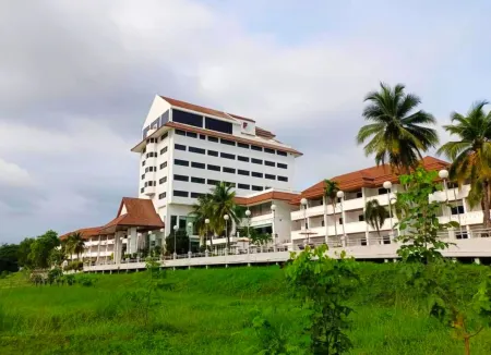 Fortune River View Hotel Nakhon Phanom Отели рядом с достопримечательностью «Wat Phra in Plaeng»