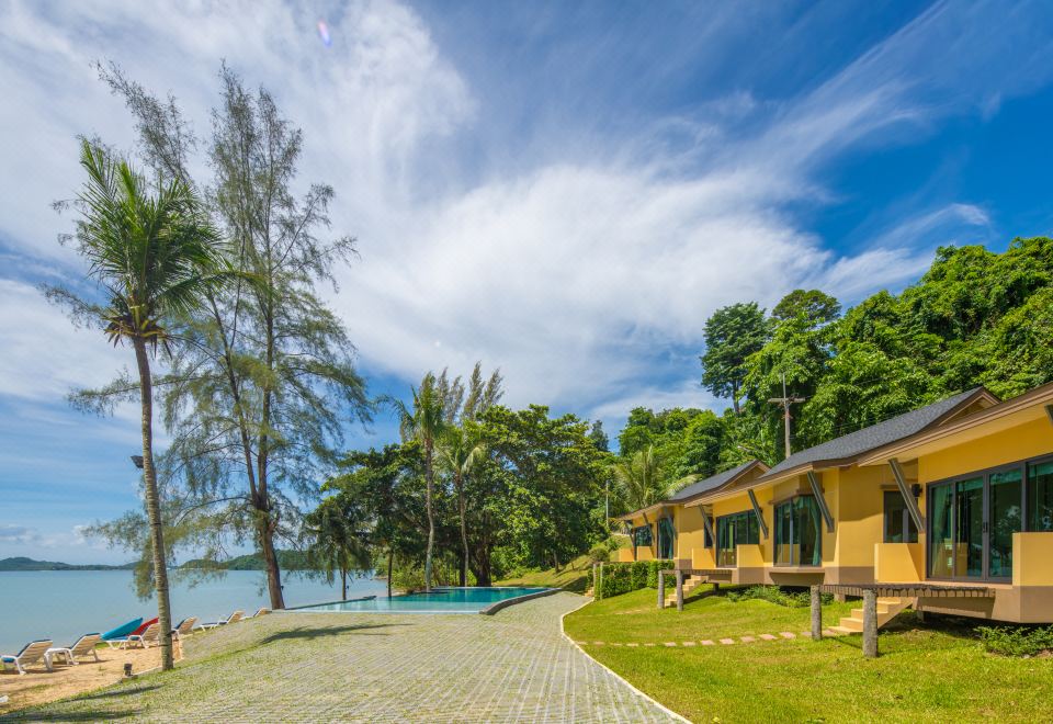 수팔라이 시닉 베이 수영장