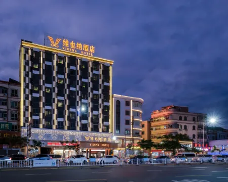 Vienna Hotel (Shanwei Haifengmeishijie) Hotels in Haifeng