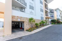 Bnb Homes Ocean View Apartment with Comfortable Terrace, 2 Swimming Pools & Tennis Court