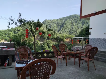 Qingfeng Inn in Kang County