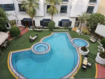 Majestic Hotel Hotels near Dry Dock Beach