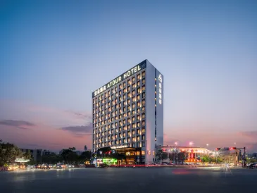 Foshan Chancheng Zhangcha Atour Hotel
