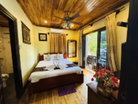 อนิสา เมโคง ริเวอร์ไซด์ วิลลา