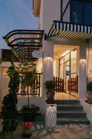 Lingshui Heshouwu Homestay (Qingshuiwan Beach Branch) Отели рядом с достопримечательностью «Yetian Ancient Village»