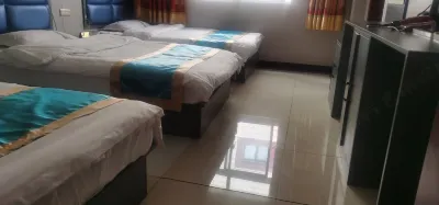 Dingqing Hongxin Business Hotel Hotel di Dêngqên County