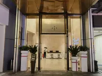 Time Box Homestay (Shenzhen Luohu Port Dongmen Old Street)
