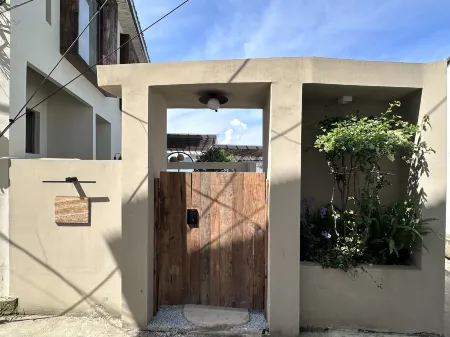 Bailu · Shanhaishi · Lanhaijing Travel Beauty Stay (Dongqianhu Branch) Отели рядом с достопримечательностью «Erlingshan Hot Spring»