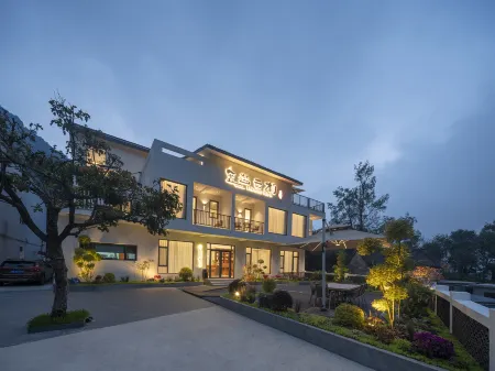 Blue Dream Yunqi Homestay Отели в г. Линчуань