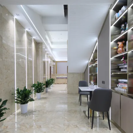 Hailan Yuntian Holiday Collection Hotel (Ezhou Nanpu International Plaza Branch)