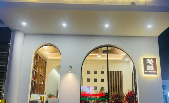 Moqian Hot Spring Hotel(XiashankouHotel )