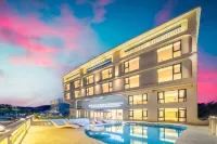 Haiyang Holiday Hotel (Jiangzhou Peninsula Tourist Resort, Huan Island Tourist Road Store)