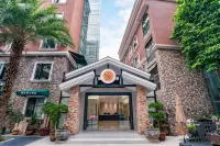 Bamboo House Hotel dekat Suining Administration College