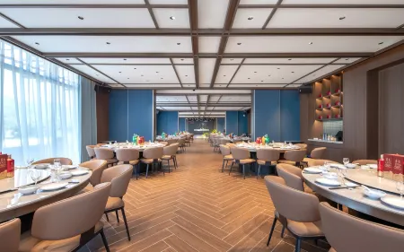 Snow Crown Hotel (Tashkurgan Branch) Отели рядом с достопримечательностью «Pamirs Plateau»