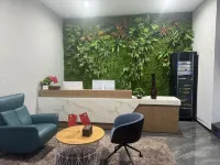 Peach Resort Hotel (Huzhou Longchumei Canyon Adventure Rafting Scenic Area)