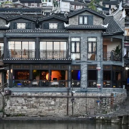 Lancui River View Homestay (Phoenix Ancient City Scenic Area Branch)