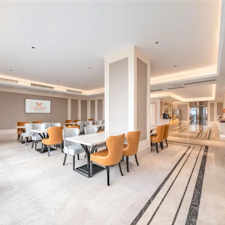 Vienna Hotel (Meilong High-Speed Rail East Station High-Tech Zone PCB Industrial Park Branch)