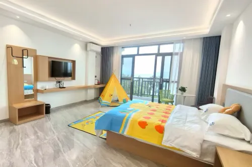 Dongxing Wanwei Langyuji Hotel (Golden Beach on Wanwei Island)