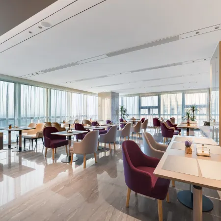 Lefeng Taicang Port City Square Hotel
