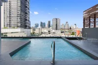 Ivy and Eve Apartments by CLLIX Hotels in West End