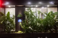 Baihe Hotel (Yangxi West Lake Branch) Hotel dekat Dazhou Ancient Village