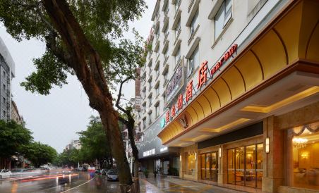 Suitetrails - Vienna Hotel(Hezhou Municipal Plaza)