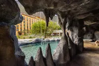 Quzika Hot Spring Resort & Spa - Pools