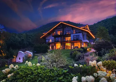 Home Soon·Moganshan Hobbit House Hotels in Around Moganshan Resort