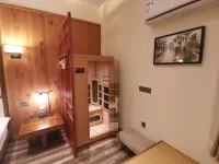 Suzhou pillow window listening to rain sauna hotel