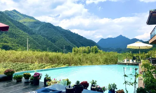 Yiyi Courtyard Boutique Guesthouse