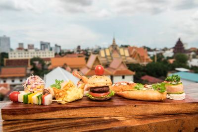 レストラン パティオ ホテル&アーバン リゾート プノンペンの写真