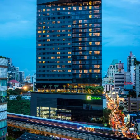 Holiday Inn BANGKOK SUKHUMVIT by IHG Отели рядом с достопримечательностью «Сукхумвит»