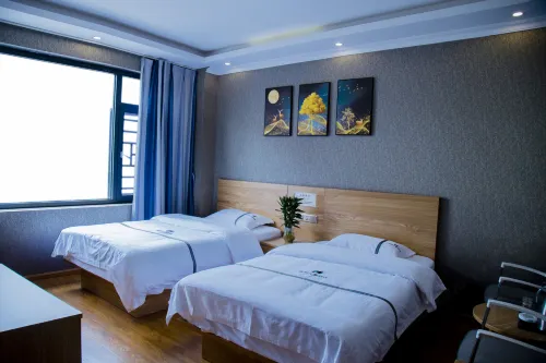 Fengqing Jiayuan Jiuxin Hotel - Mountain view