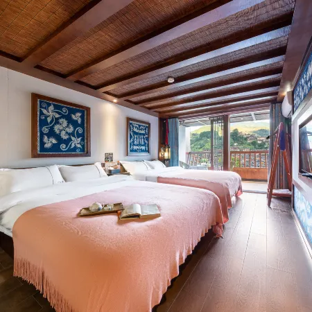 Qingdiao Theme Hotel (Xijiang Qianhu Miao Village Observation Deck)