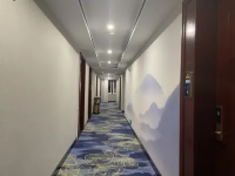 Junyi Hotel (Lufeng Bus Terminal)