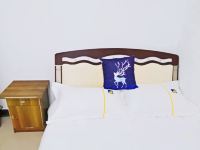 西安龙泽公寓 - 一朵红花古典浪漫大床房(公共卫浴）