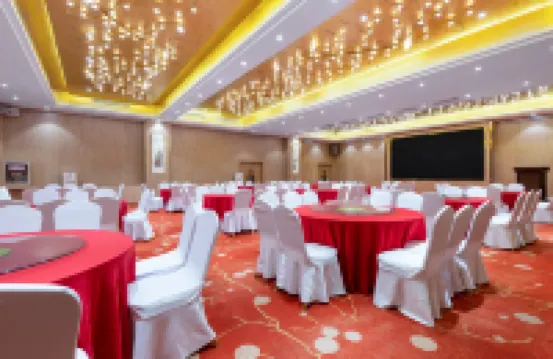 高登ホリデイホテル（淮北體育場）