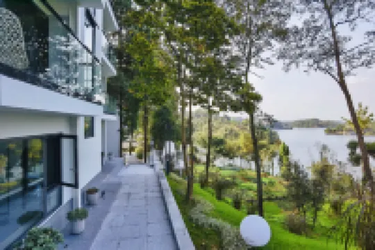 Hualing Villa · Lake View
