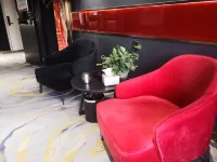 Luoyang Love E-sports Hotel (David City Jiefang Road Subway Station Branch)