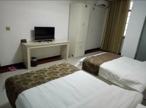 Huaibin Penglai Hotel