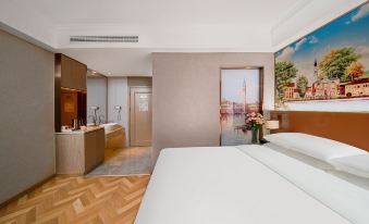 Vienna Hotel (Zhangzhou Xingguo General Park Branch)
