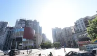 Quxian Peninsula Inn