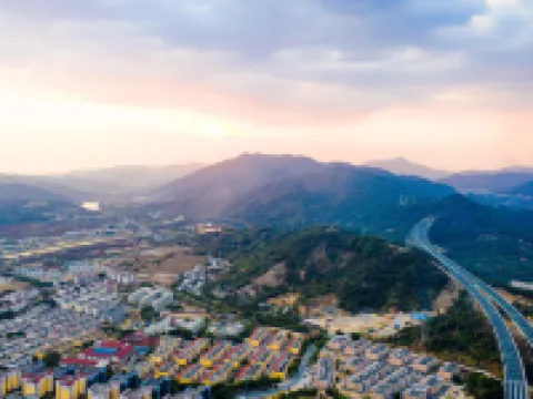 Pomegranate Huashan Hot Spring Villa