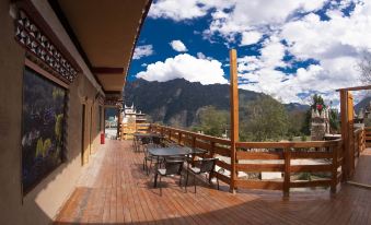 Mountain and cloud boutique inn(Jiaju Village)